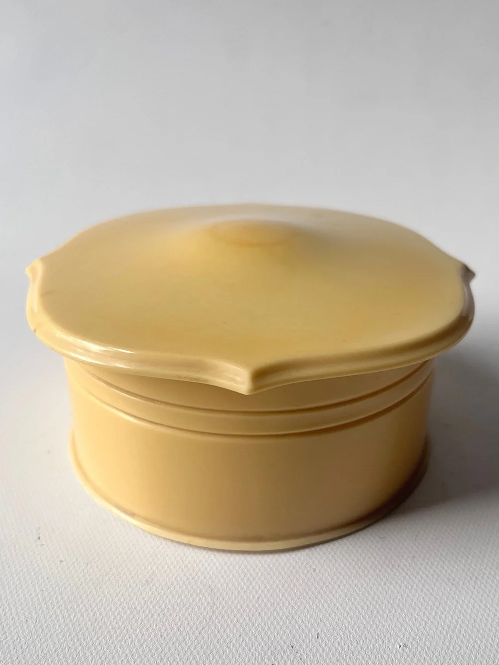 Vintage Scalloped Lid Vanity Celluloid Powder Box Jar 1920's
